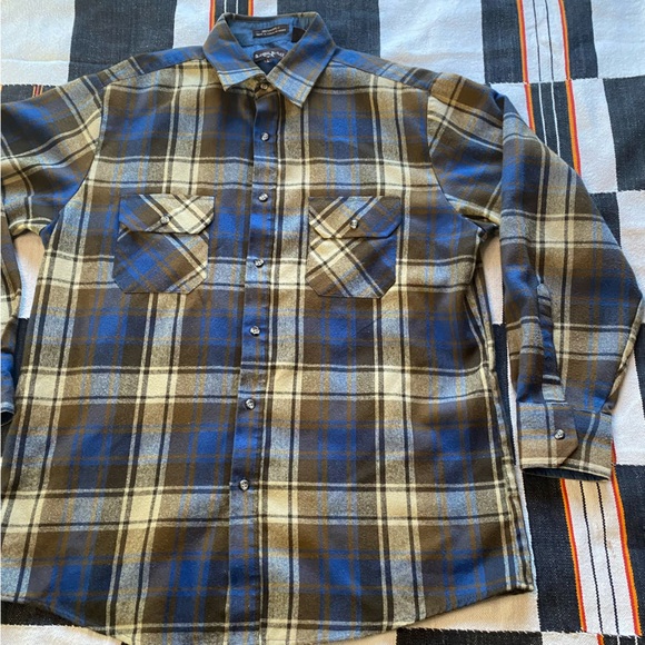 Vintage Northwest Territory Flannel Plaid Button up shirt. Size Large. Acrylic. - Picture 11 of 15